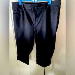 Recycled “ d jeans” stretch black crop